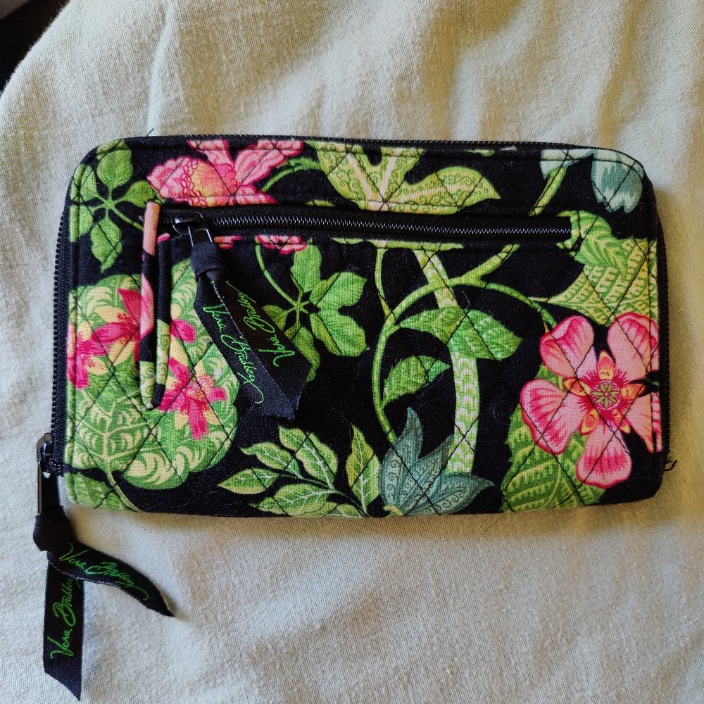Vera Bradley Zip around wallet without wristlet